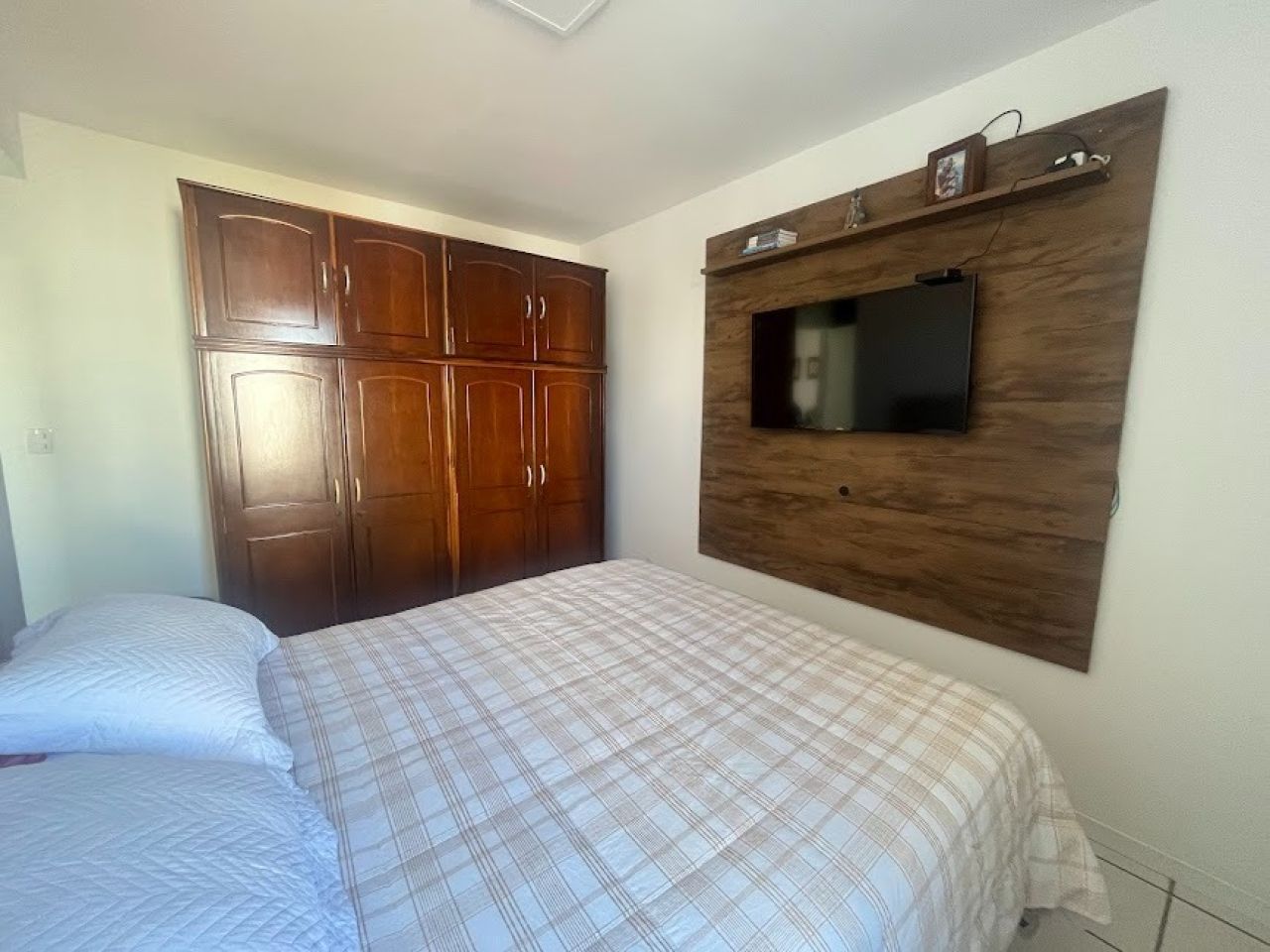 Apartamento com 81m², 5 quartos (sendo 2 suítes), 1 garagem, no bairro Balneário em Florianópolis