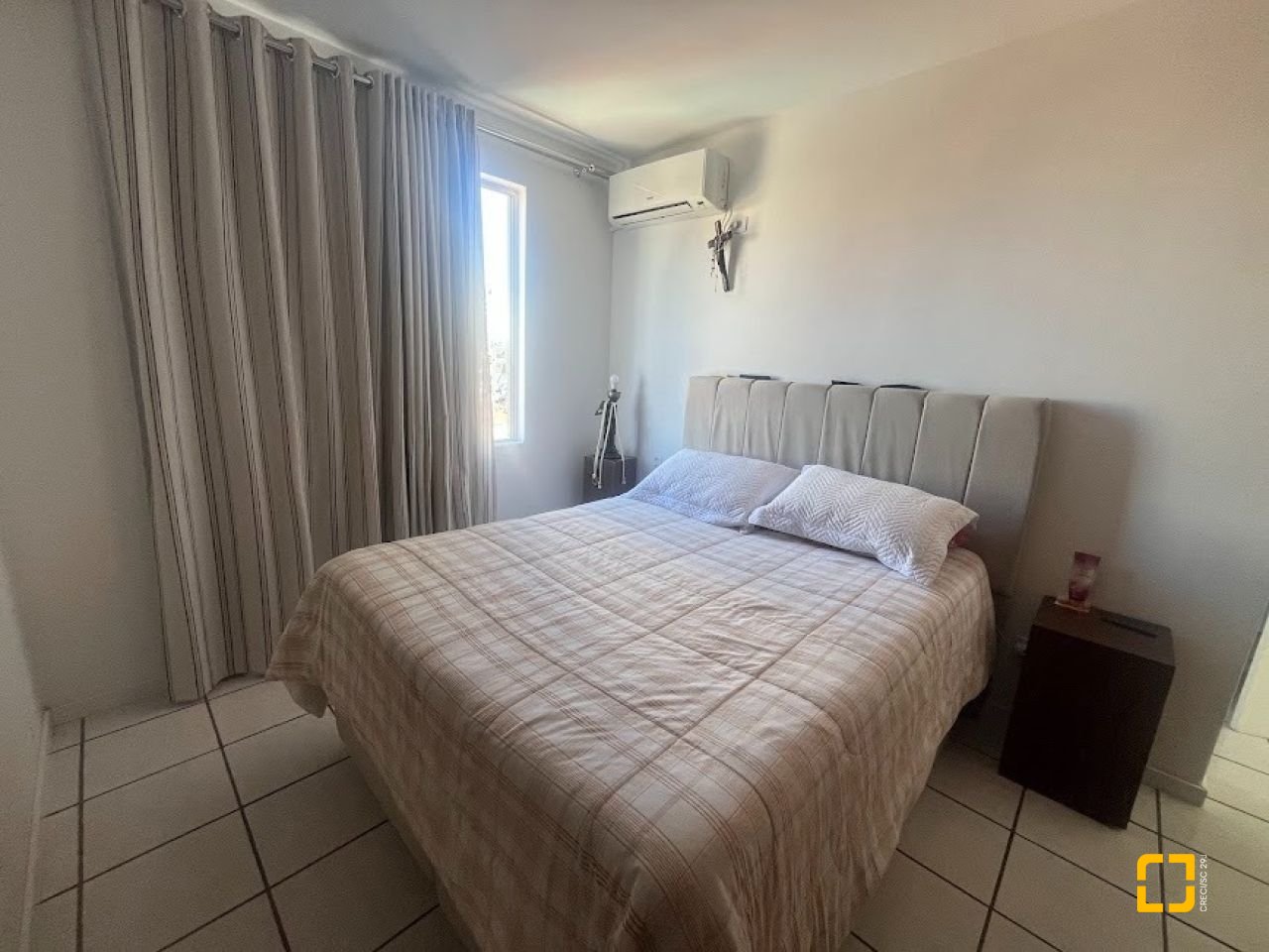 Apartamento com 81m², 5 quartos (sendo 2 suítes), 1 garagem, no bairro Balneário em Florianópolis