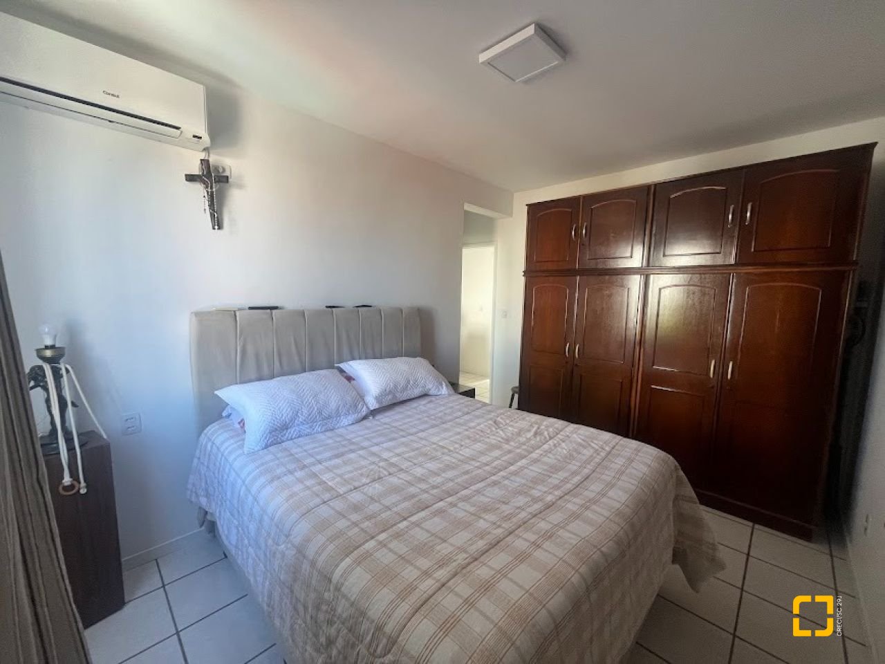 Apartamento com 81m², 5 quartos (sendo 2 suítes), 1 garagem, no bairro Balneário em Florianópolis