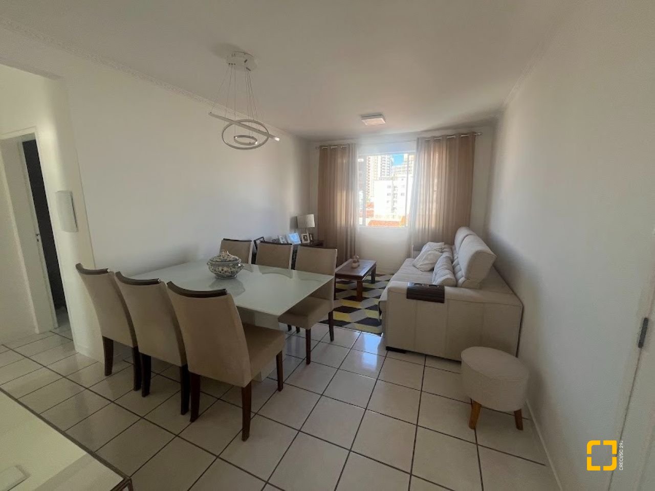 Apartamento com 81m², 5 quartos (sendo 2 suítes), 1 garagem, no bairro Balneário em Florianópolis