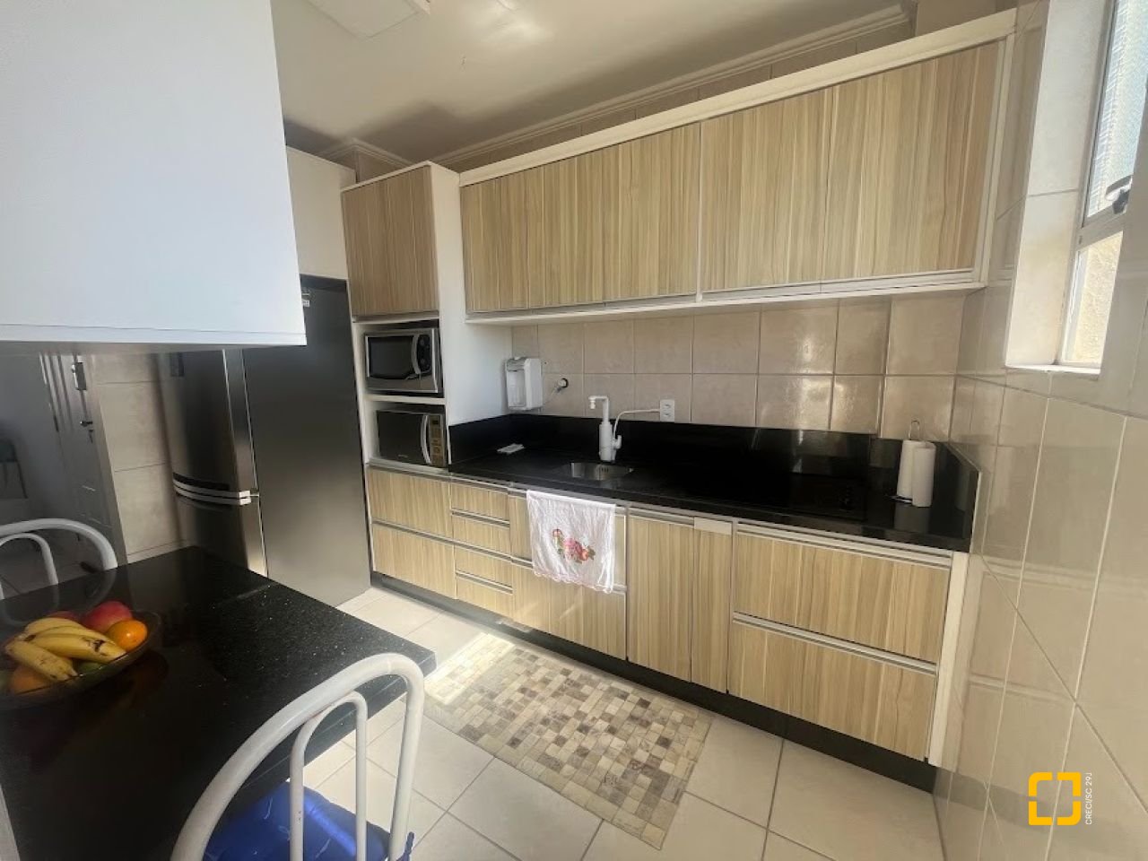 Apartamento com 81m², 5 quartos (sendo 2 suítes), 1 garagem, no bairro Balneário em Florianópolis