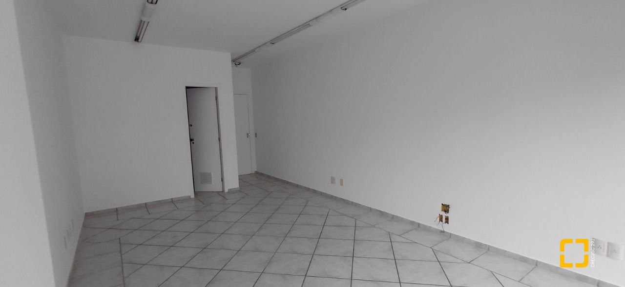 Sala com 30m², 1 garagem, no bairro Centro em Florianópolis