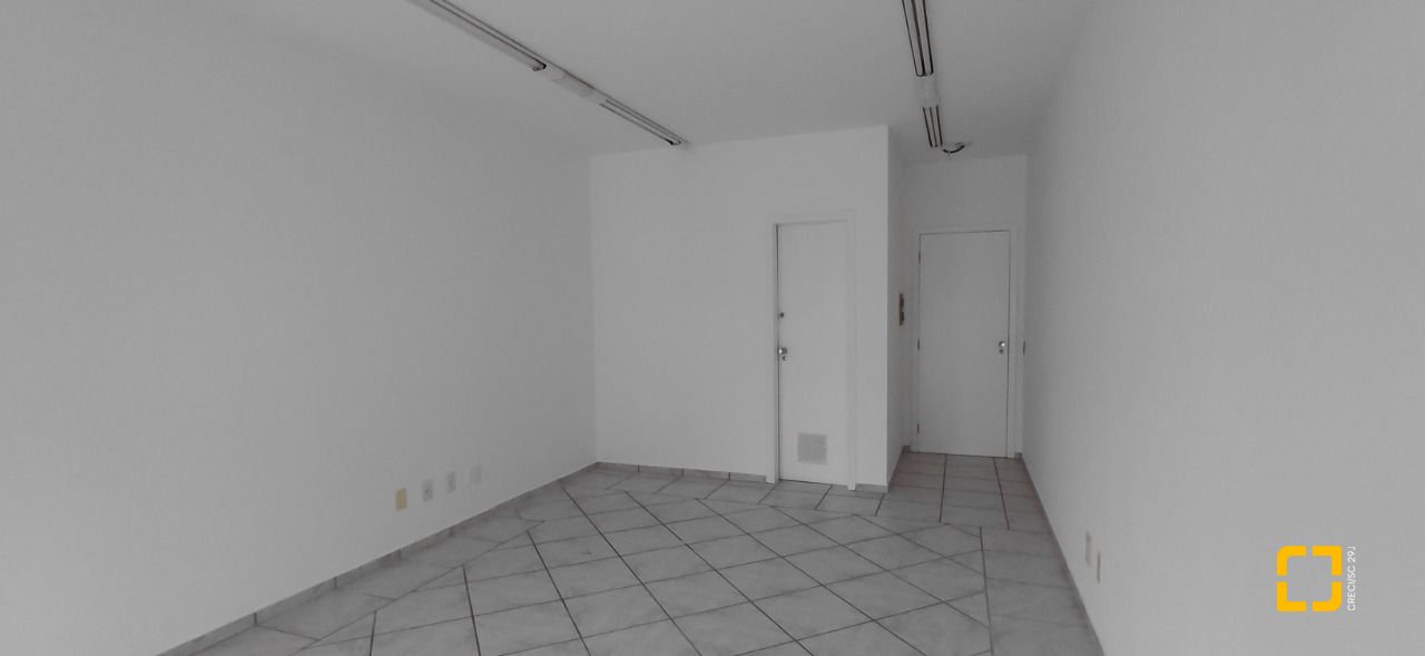 Sala com 30m², 1 garagem, no bairro Centro em Florianópolis