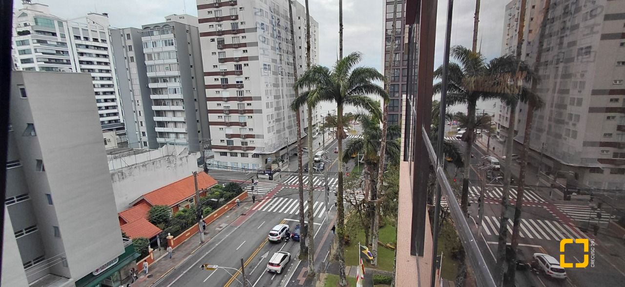 Sala com 30m², 1 garagem, no bairro Centro em Florianópolis