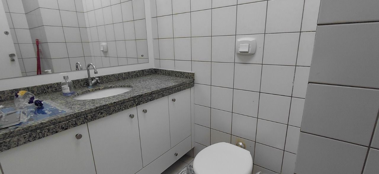 Sala com 30m², 1 garagem, no bairro Centro em Florianópolis