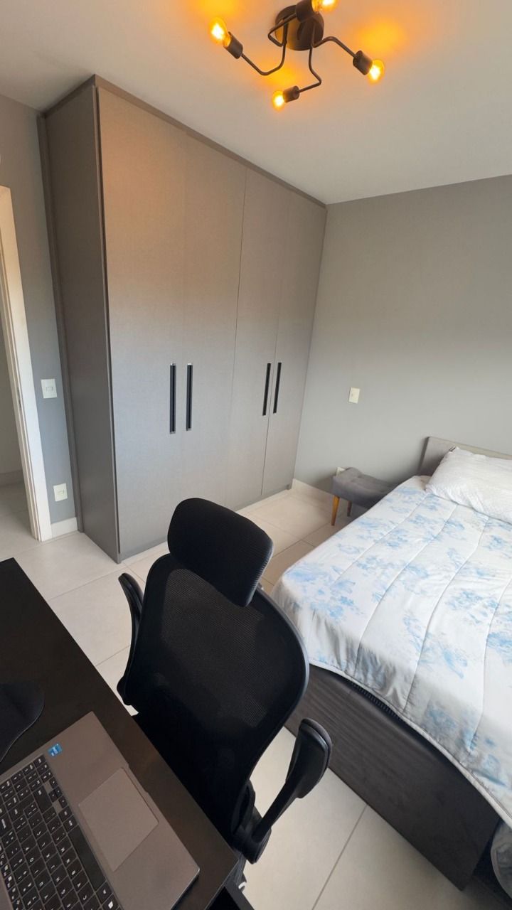 Apartamento com 68m², 3 quartos (sendo 1 suíte), 2 garagens, no bairro Centro em Florianópolis