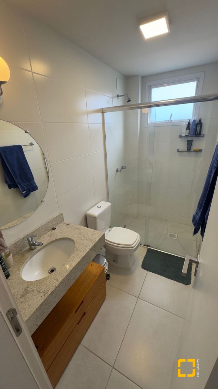 Apartamento com 68m², 3 quartos (sendo 1 suíte), 2 garagens, no bairro Centro em Florianópolis