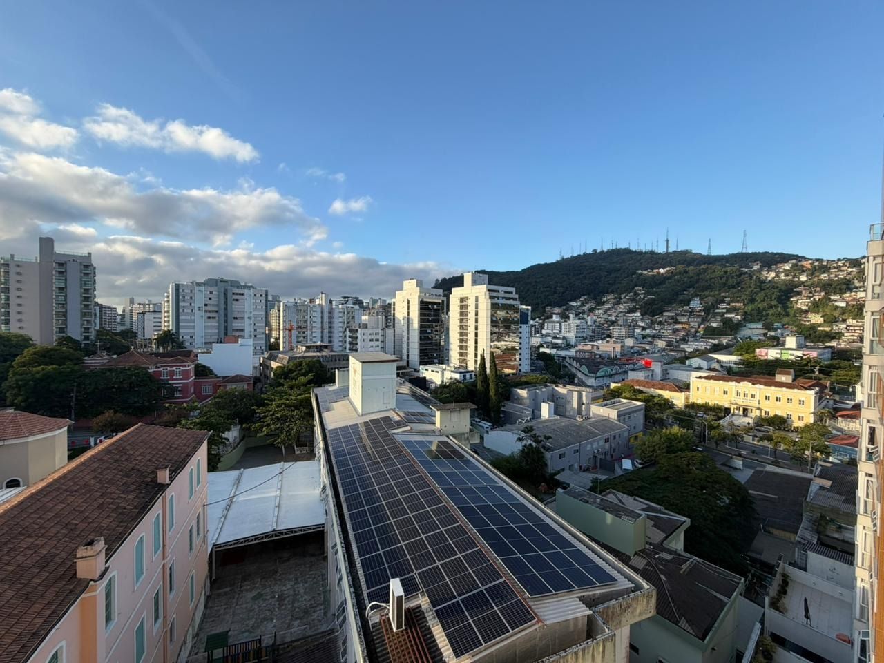 Apartamento com 68m², 3 quartos (sendo 1 suíte), 2 garagens, no bairro Centro em Florianópolis