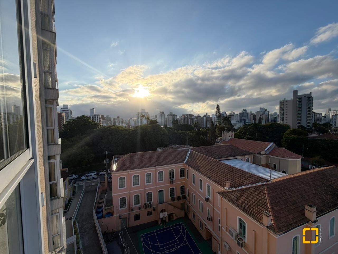 Apartamento com 68m², 3 quartos (sendo 1 suíte), 2 garagens, no bairro Centro em Florianópolis