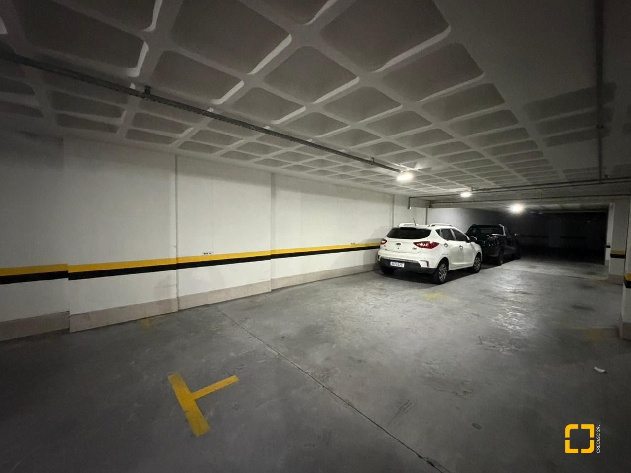 Apartamento com 68m², 3 quartos (sendo 1 suíte), 2 garagens, no bairro Centro em Florianópolis