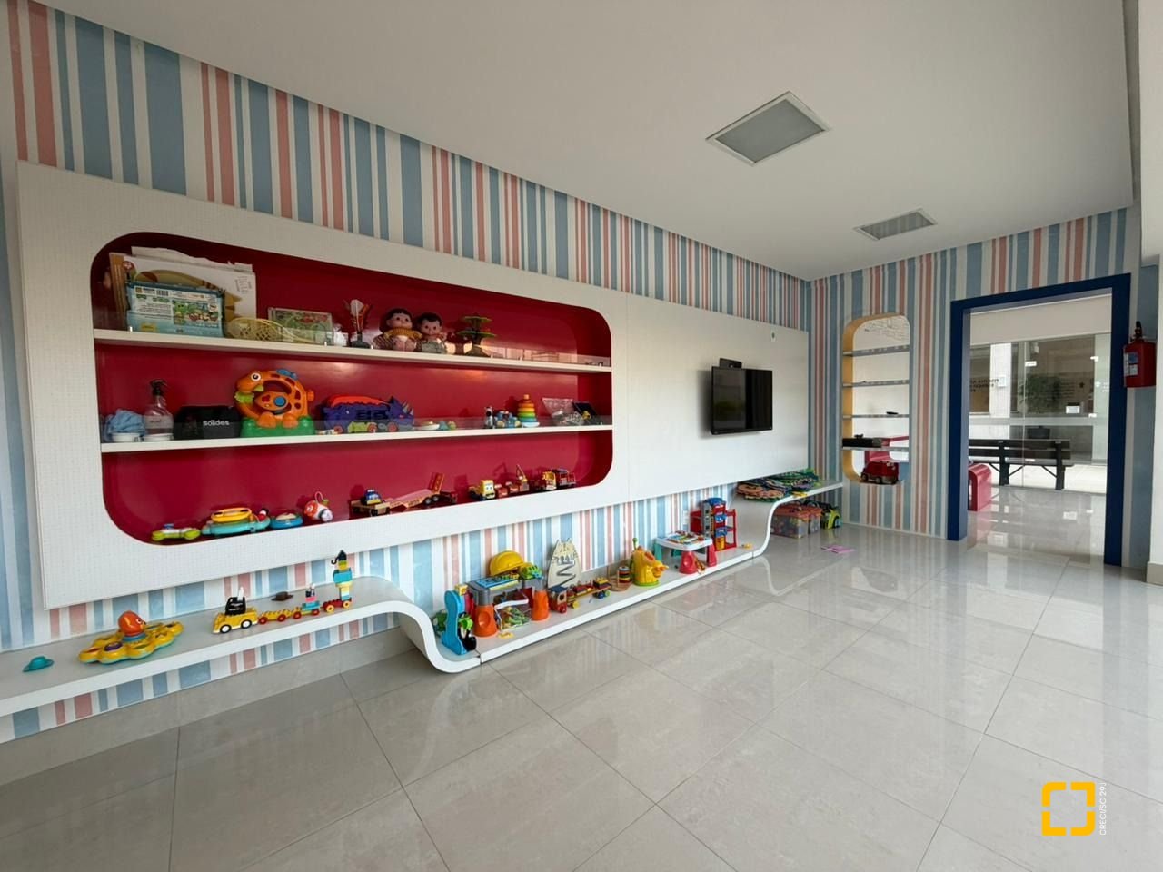 Apartamento com 68m², 3 quartos (sendo 1 suíte), 2 garagens, no bairro Centro em Florianópolis