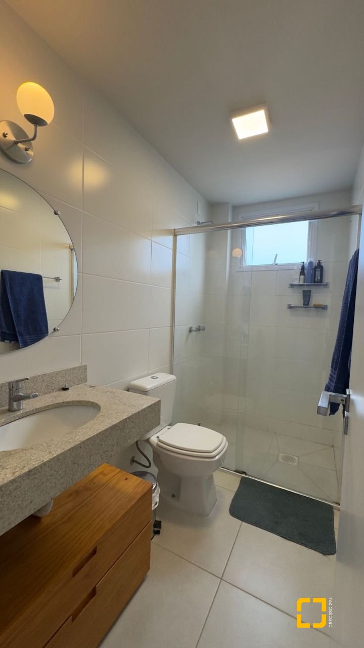 Apartamento com 68m², 3 quartos (sendo 1 suíte), 2 garagens, no bairro Centro em Florianópolis