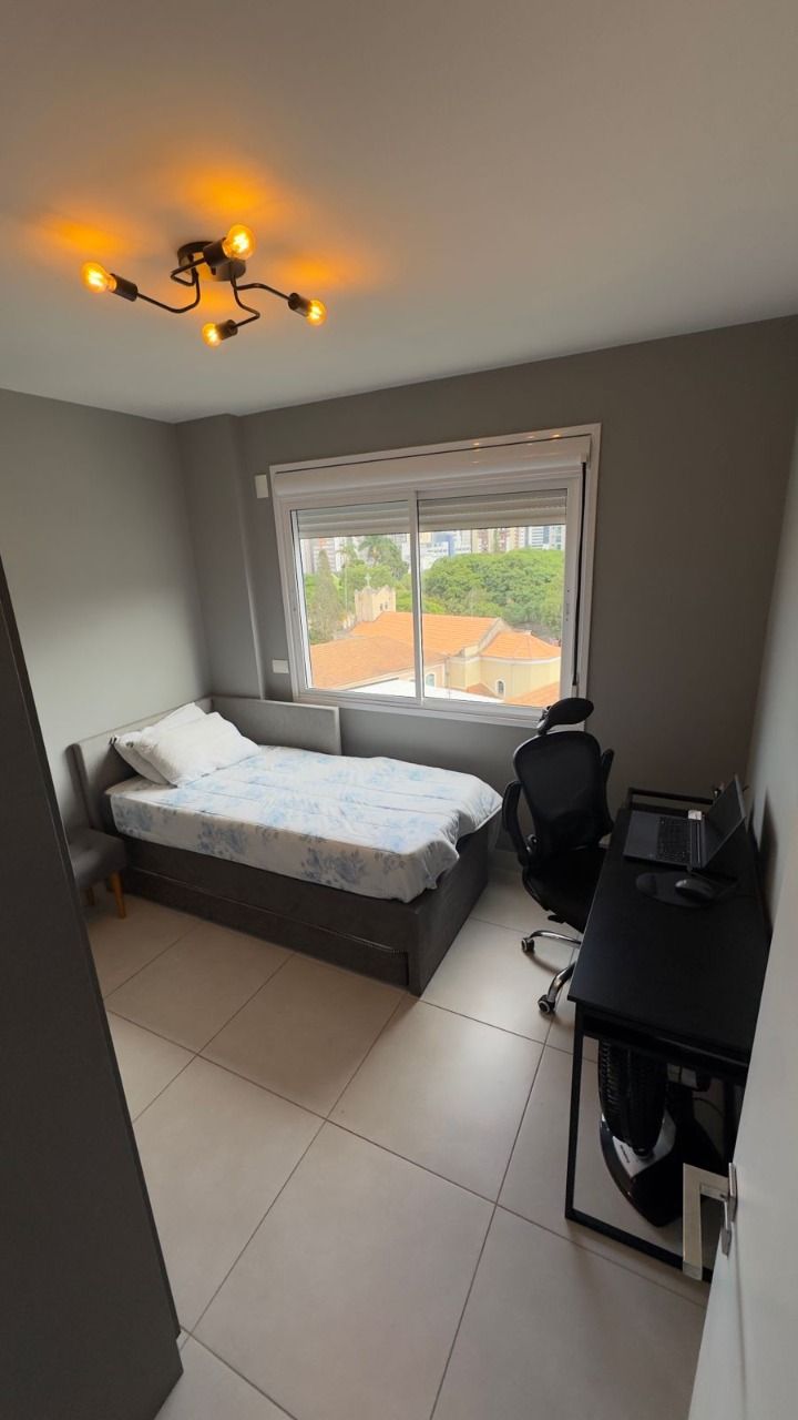 Apartamento com 68m², 3 quartos (sendo 1 suíte), 2 garagens, no bairro Centro em Florianópolis