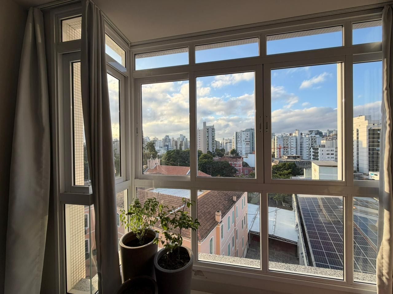 Apartamento com 68m², 3 quartos (sendo 1 suíte), 2 garagens, no bairro Centro em Florianópolis