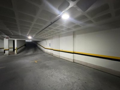 Apartamento com 68m², 3 quartos (sendo 1 suíte), 2 garagens, no bairro Centro em Florianópolis