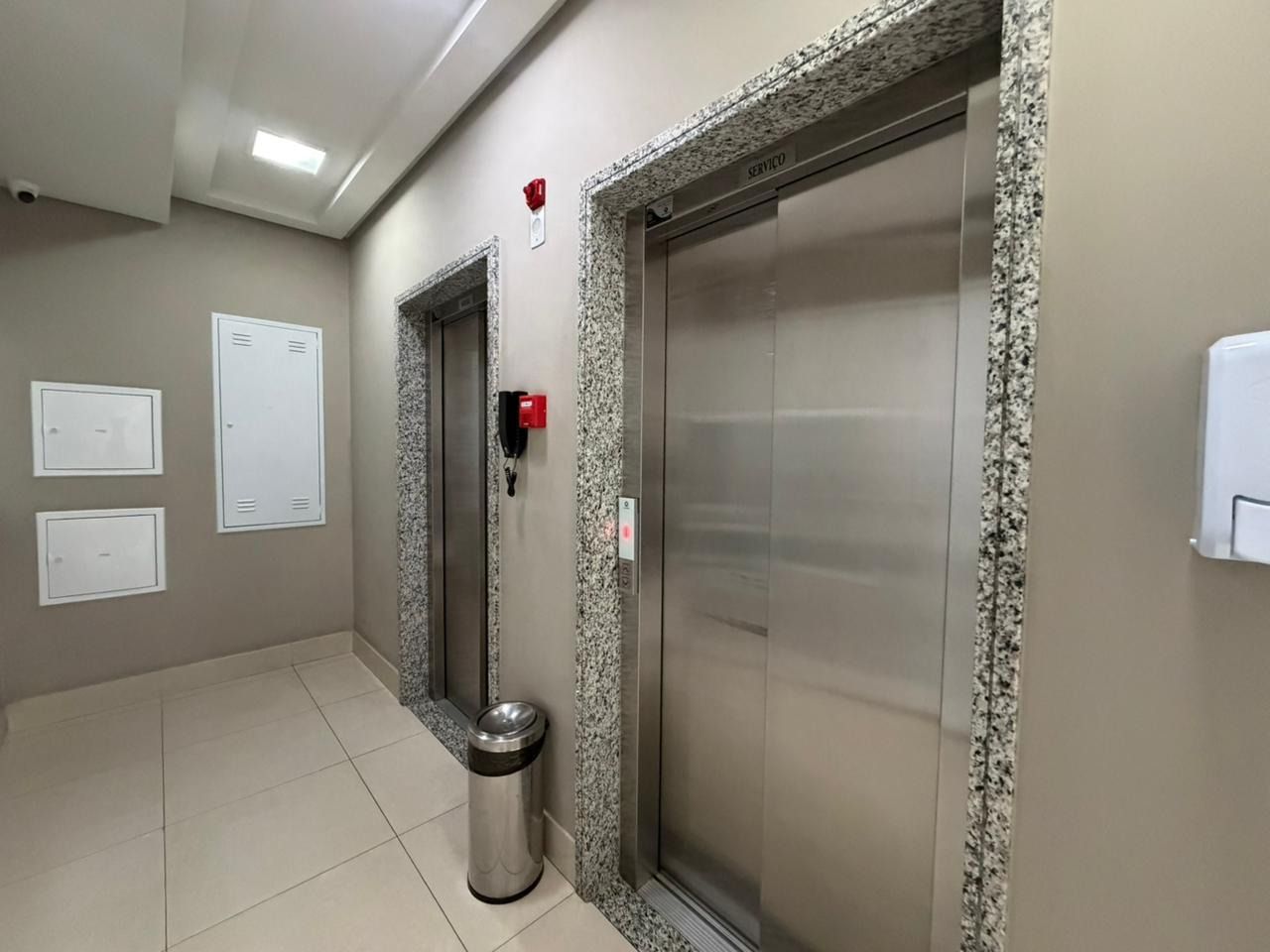 Apartamento com 68m², 3 quartos (sendo 1 suíte), 2 garagens, no bairro Centro em Florianópolis