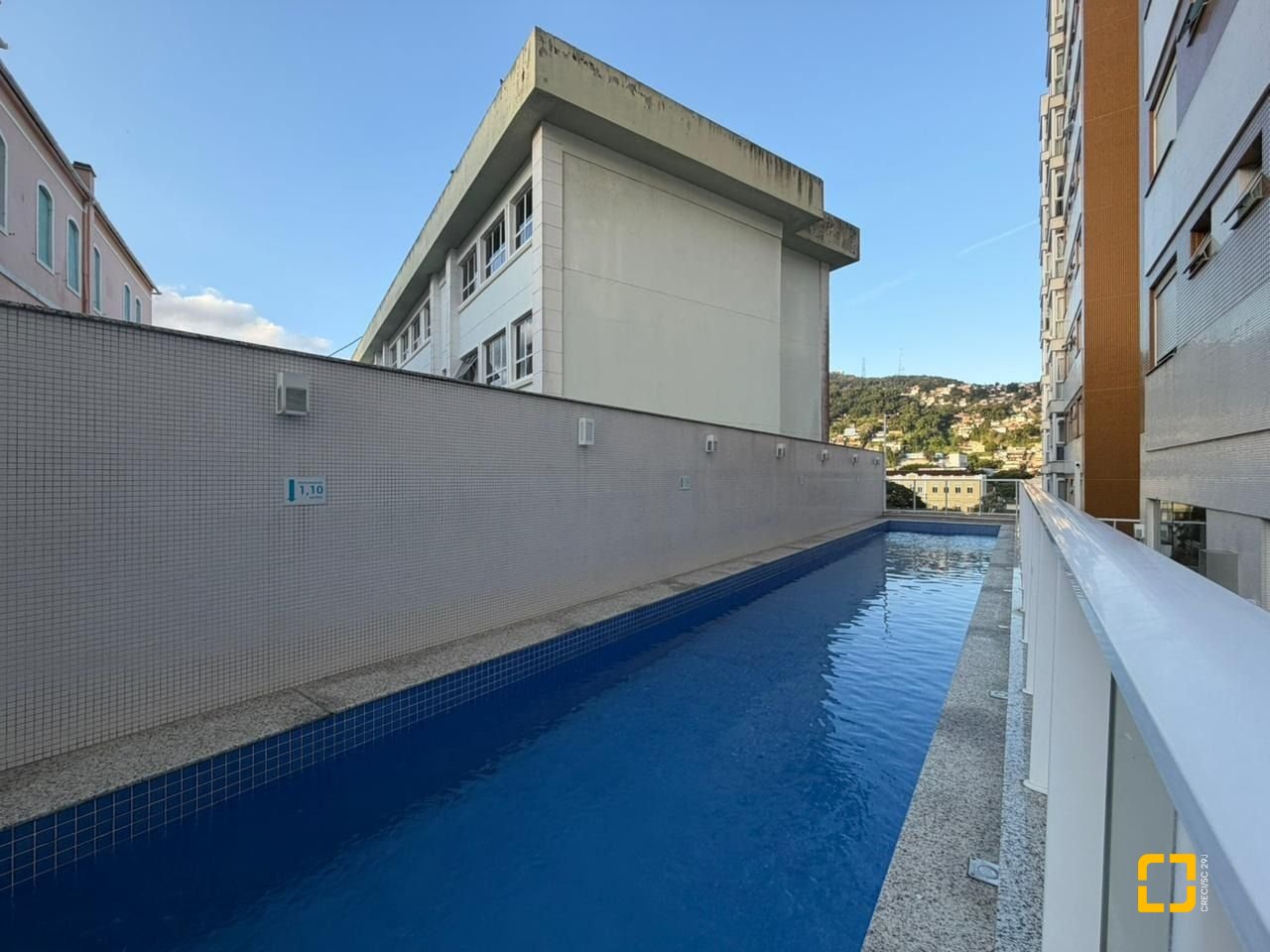 Apartamento com 68m², 3 quartos (sendo 1 suíte), 2 garagens, no bairro Centro em Florianópolis