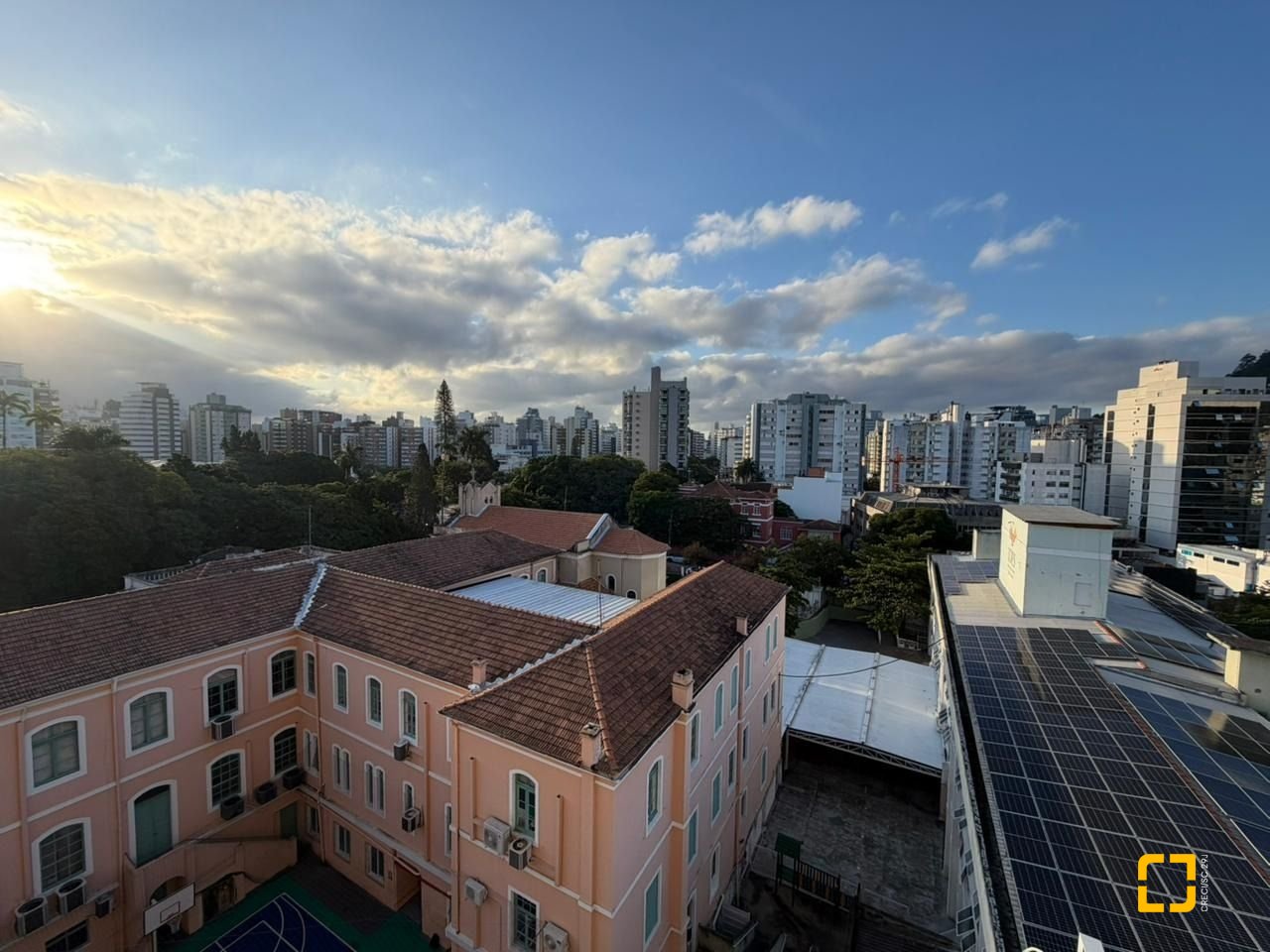 Apartamento com 68m², 3 quartos (sendo 1 suíte), 2 garagens, no bairro Centro em Florianópolis