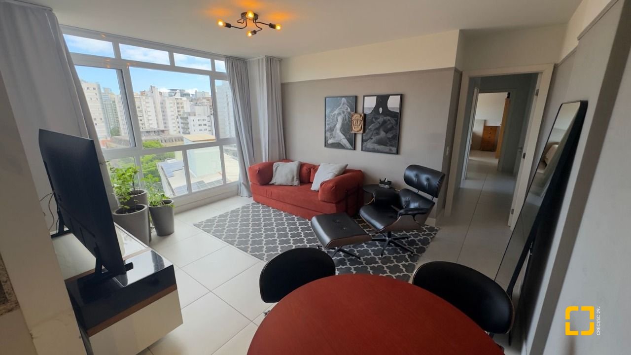Apartamento com 68m², 3 quartos (sendo 1 suíte), 2 garagens, no bairro Centro em Florianópolis