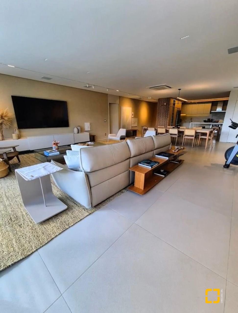 Cobertura com 297m², 3 quartos (sendo 3 suítes), 2 garagens, no bairro Jurerê Internacional em Florianópolis