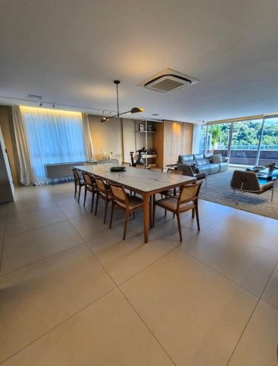 Cobertura com 297m², 3 quartos (sendo 3 suítes), 2 garagens, no bairro Jurerê Internacional em Florianópolis