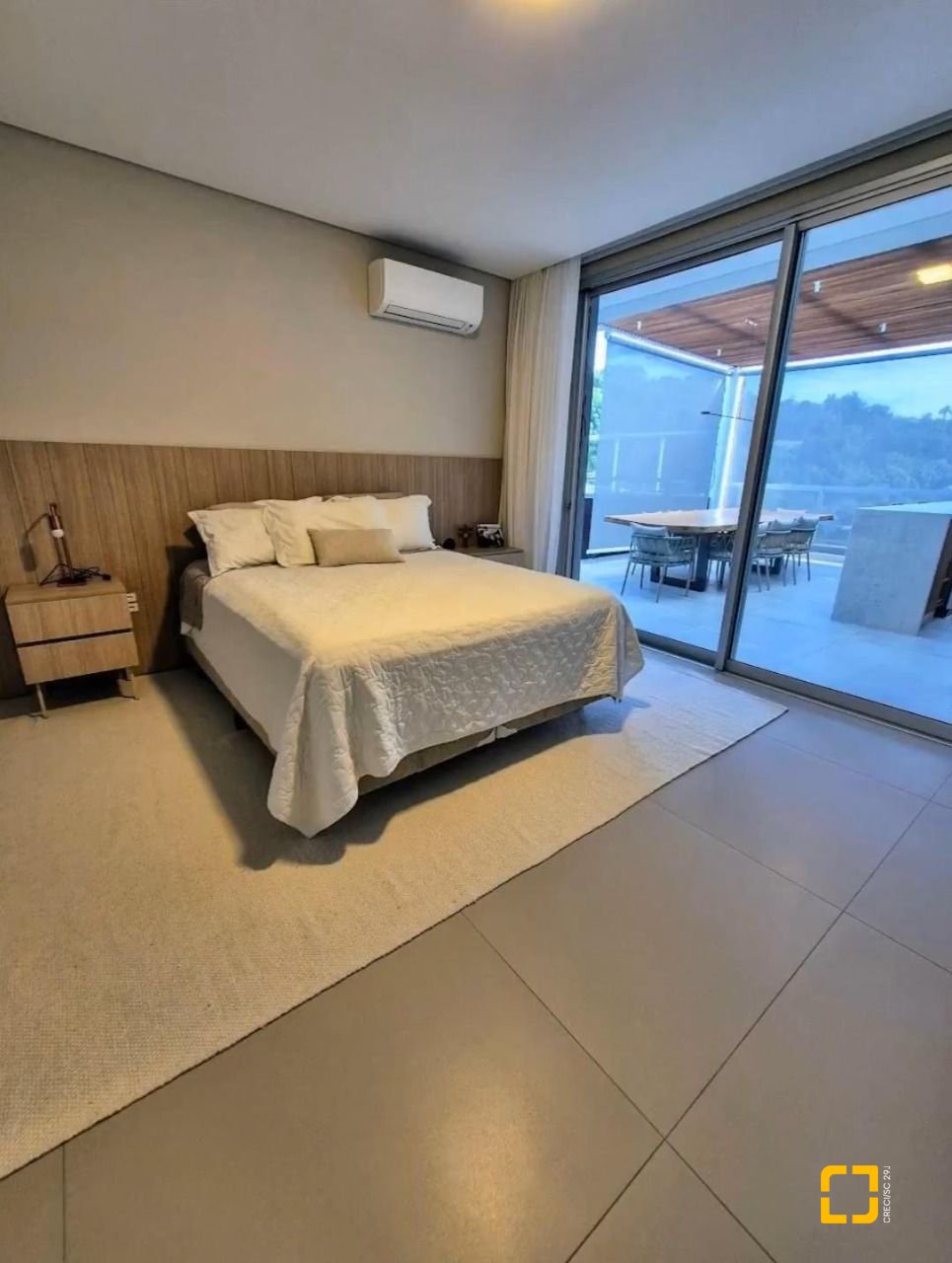 Cobertura com 297m², 3 quartos (sendo 3 suítes), 2 garagens, no bairro Jurerê Internacional em Florianópolis