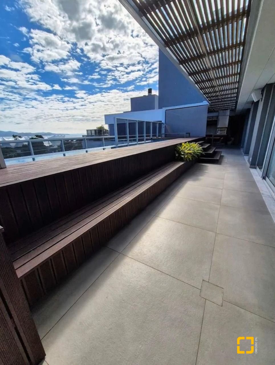 Cobertura com 297m², 3 quartos (sendo 3 suítes), 2 garagens, no bairro Jurerê Internacional em Florianópolis