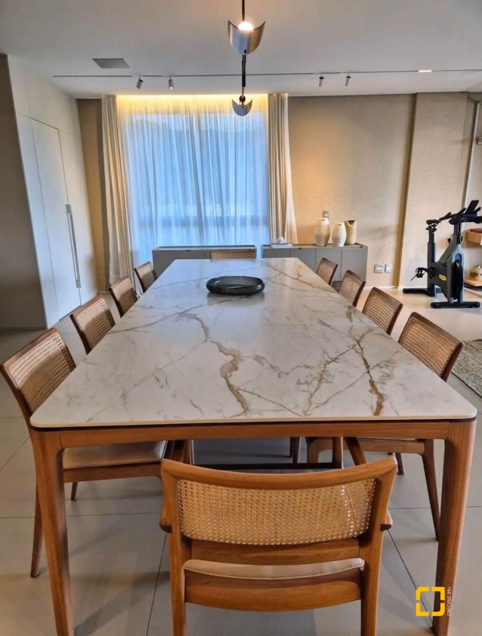 Cobertura com 297m², 3 quartos (sendo 3 suítes), 2 garagens, no bairro Jurerê Internacional em Florianópolis