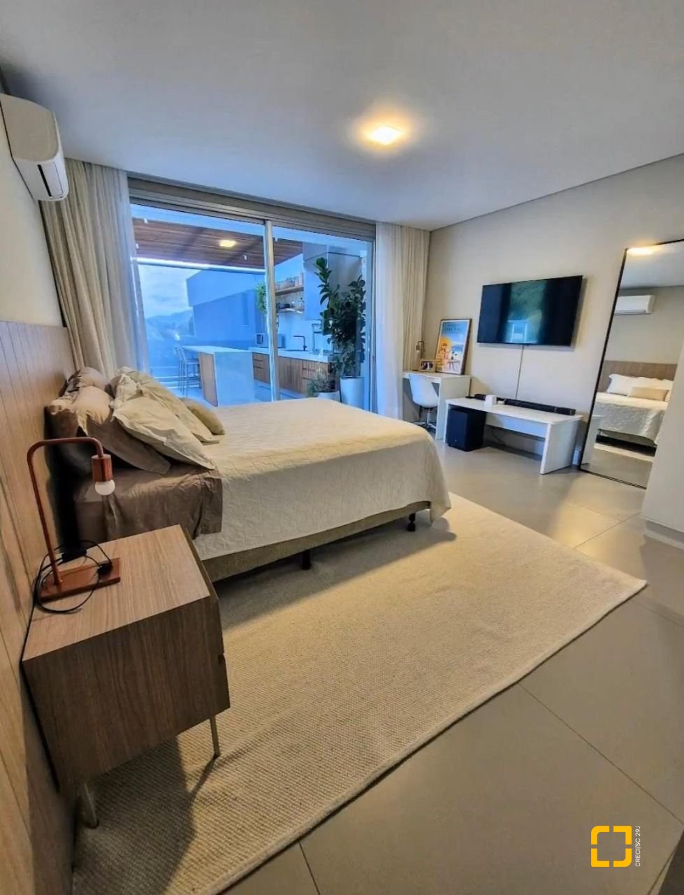 Cobertura com 297m², 3 quartos (sendo 3 suítes), 2 garagens, no bairro Jurerê Internacional em Florianópolis