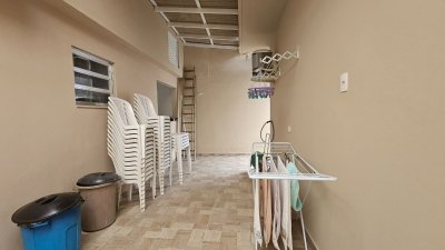Casa com 262m², 4 quartos (sendo 1 suíte), 2 garagens, no bairro Ipiranga em São José
