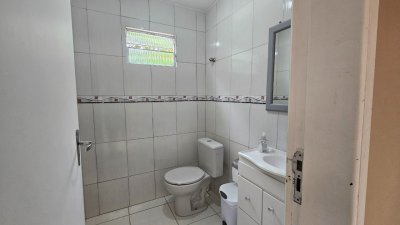 Casa com 262m², 4 quartos (sendo 1 suíte), 2 garagens, no bairro Ipiranga em São José