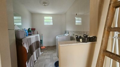 Casa com 262m², 4 quartos (sendo 1 suíte), 2 garagens, no bairro Ipiranga em São José