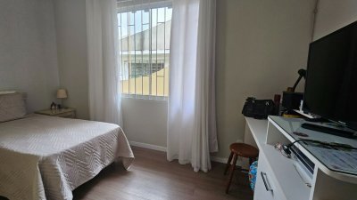 Casa com 262m², 4 quartos (sendo 1 suíte), 2 garagens, no bairro Ipiranga em São José