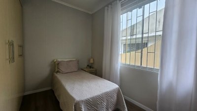 Casa com 262m², 4 quartos (sendo 1 suíte), 2 garagens, no bairro Ipiranga em São José
