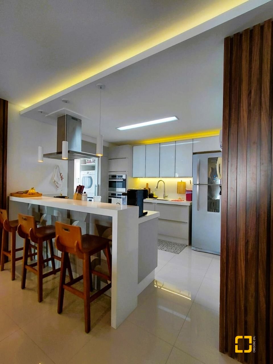 Cobertura com 180m², 3 quartos (sendo 3 suítes), 3 garagens, no bairro Balneário em Florianópolis