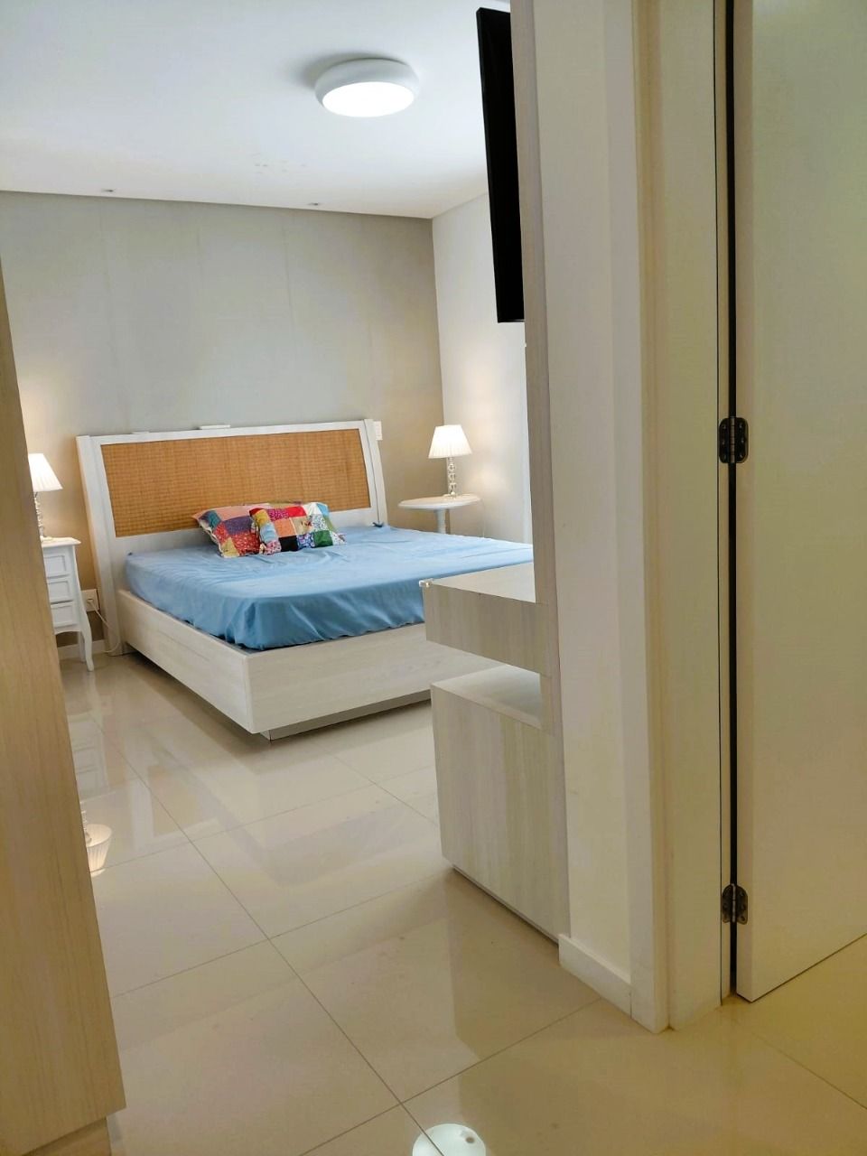 Cobertura com 180m², 3 quartos (sendo 3 suítes), 3 garagens, no bairro Balneário em Florianópolis