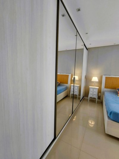 Cobertura com 180m², 3 quartos (sendo 3 suítes), 3 garagens, no bairro Balneário em Florianópolis