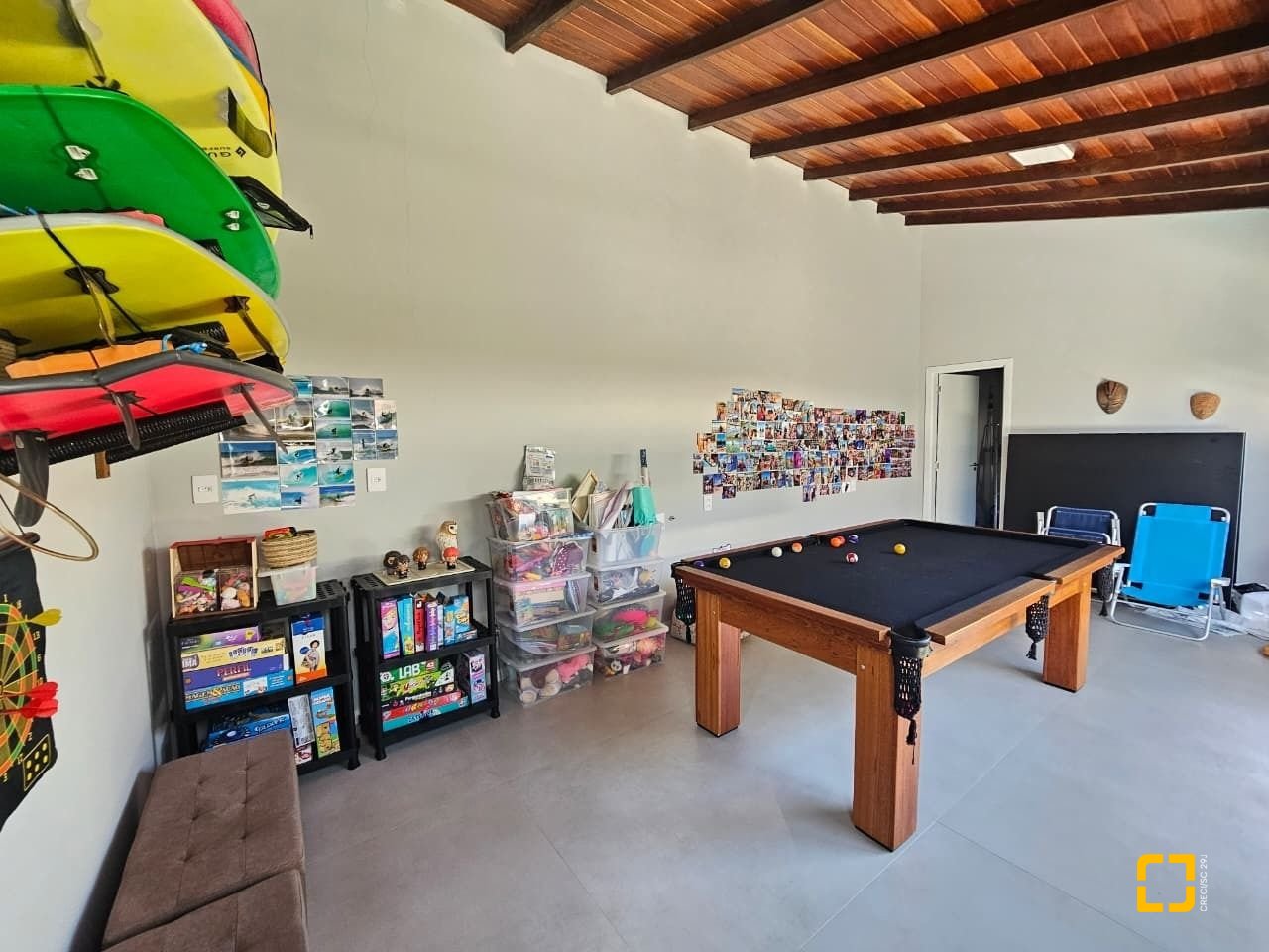 Casa com 234m², 6 quartos (sendo 2 suítes), 2 garagens, no bairro Campeche em Florianópolis
