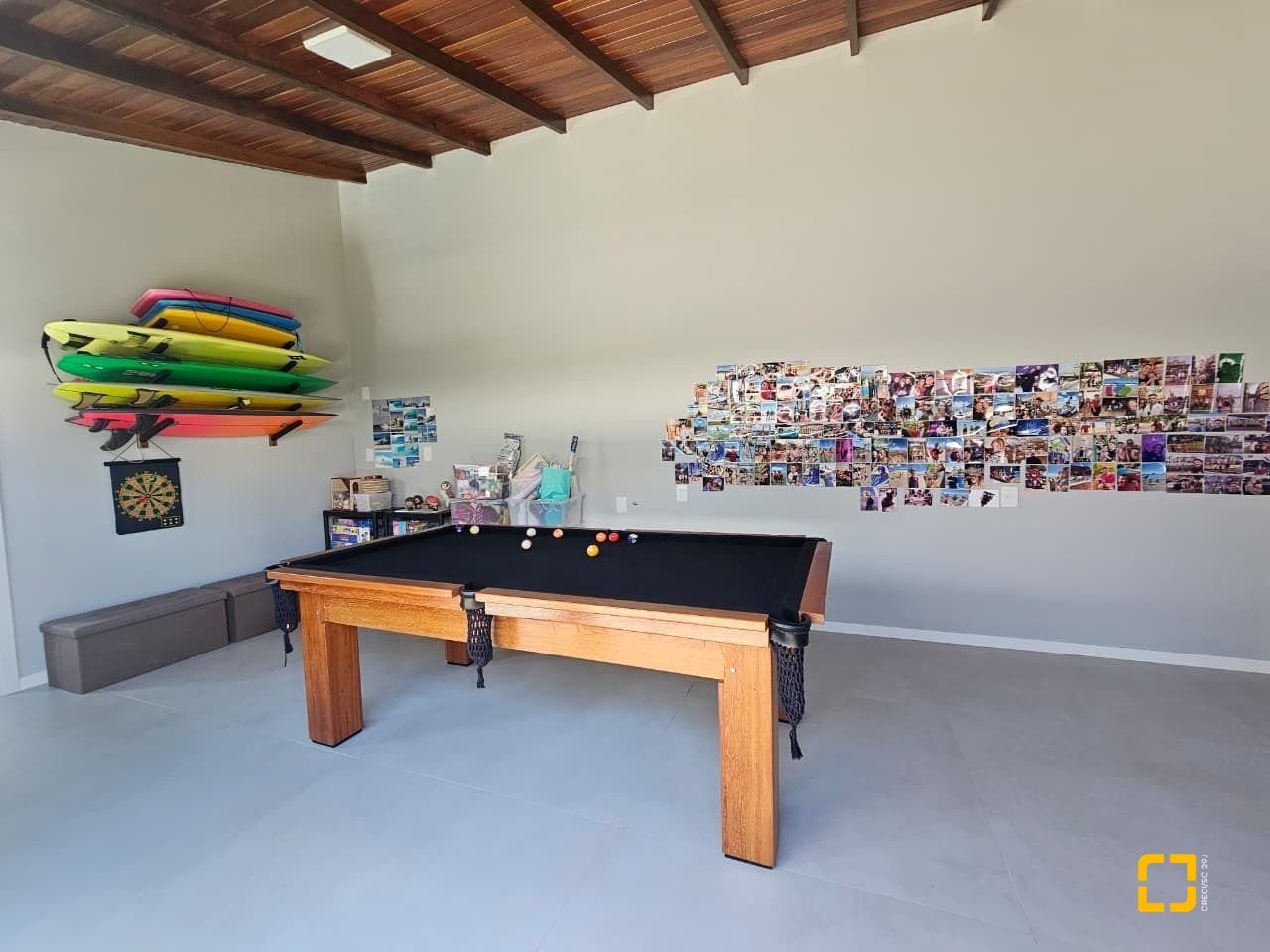 Casa com 234m², 6 quartos (sendo 2 suítes), 2 garagens, no bairro Campeche em Florianópolis