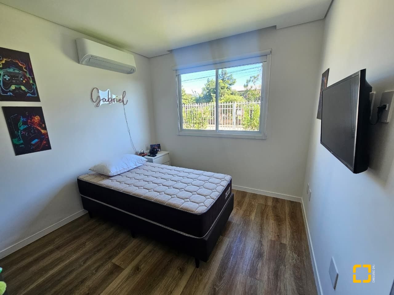 Casa com 234m², 6 quartos (sendo 2 suítes), 2 garagens, no bairro Campeche em Florianópolis