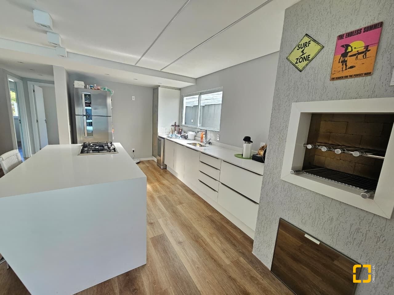 Casa com 234m², 6 quartos (sendo 2 suítes), 2 garagens, no bairro Campeche em Florianópolis