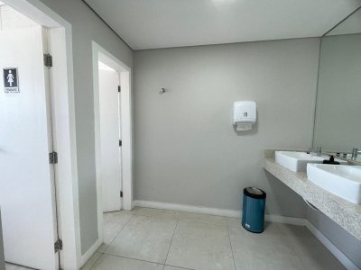 Apartamento com 102m², 4 quartos (sendo 1 suíte), 1 garagem, no bairro Centro em Florianópolis