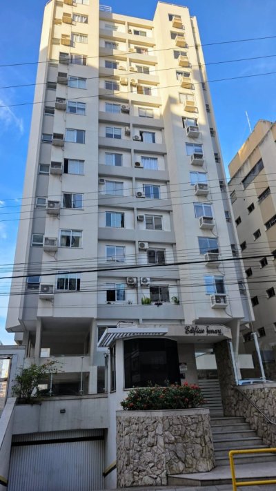 Apartamento com 102m², 4 quartos (sendo 1 suíte), 1 garagem, no bairro Centro em Florianópolis