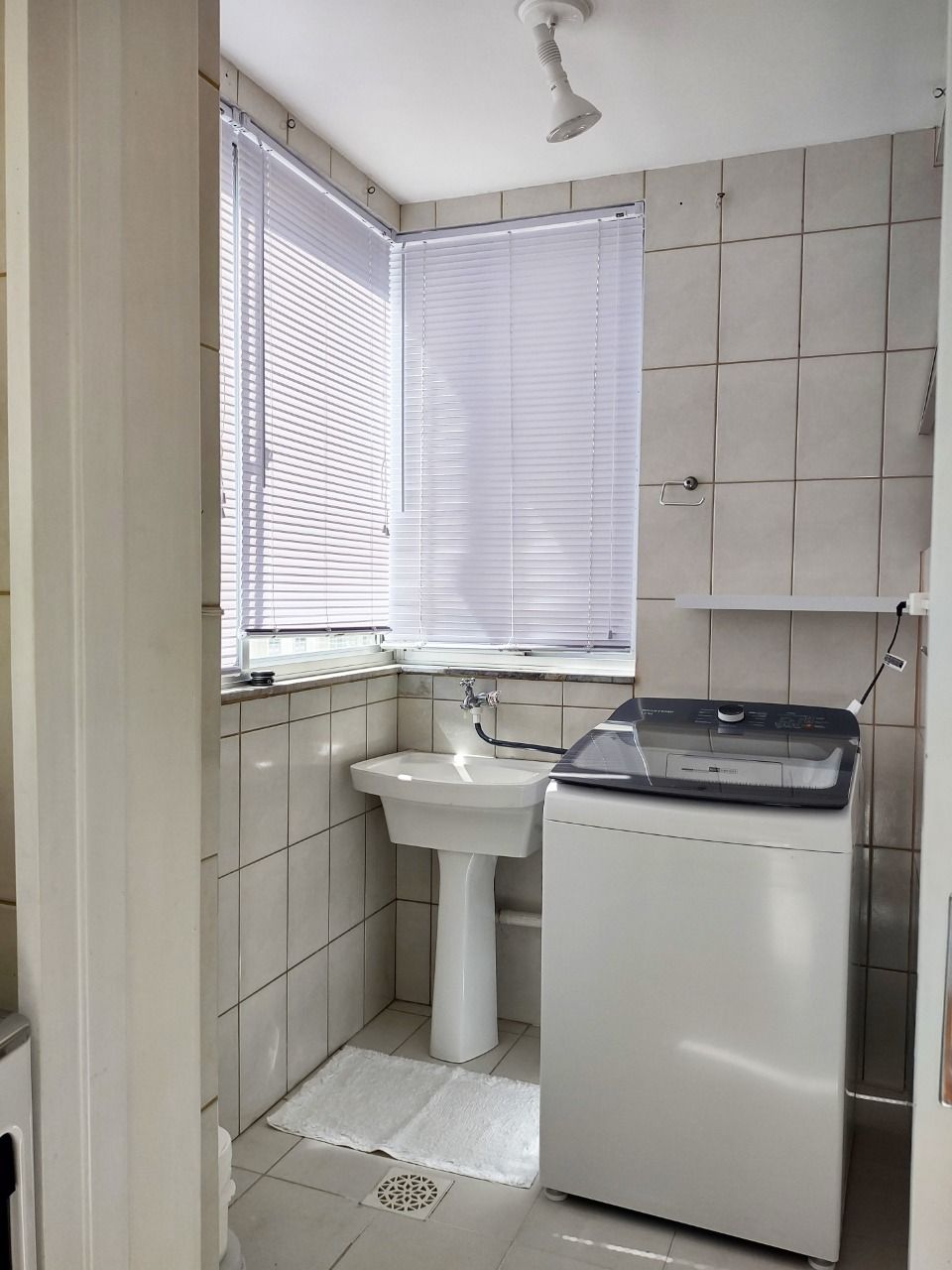 Apartamento com 102m², 4 quartos (sendo 1 suíte), 1 garagem, no bairro Centro em Florianópolis
