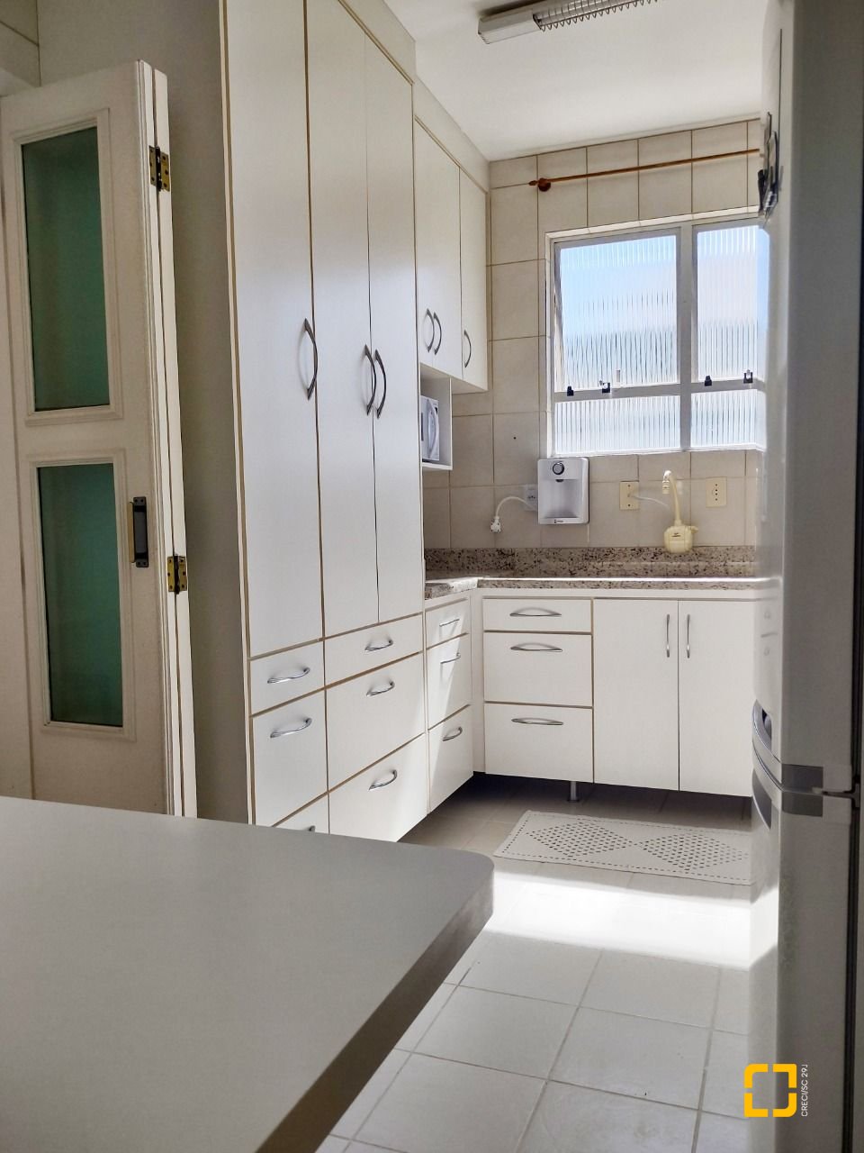 Apartamento com 102m², 4 quartos (sendo 1 suíte), 1 garagem, no bairro Centro em Florianópolis