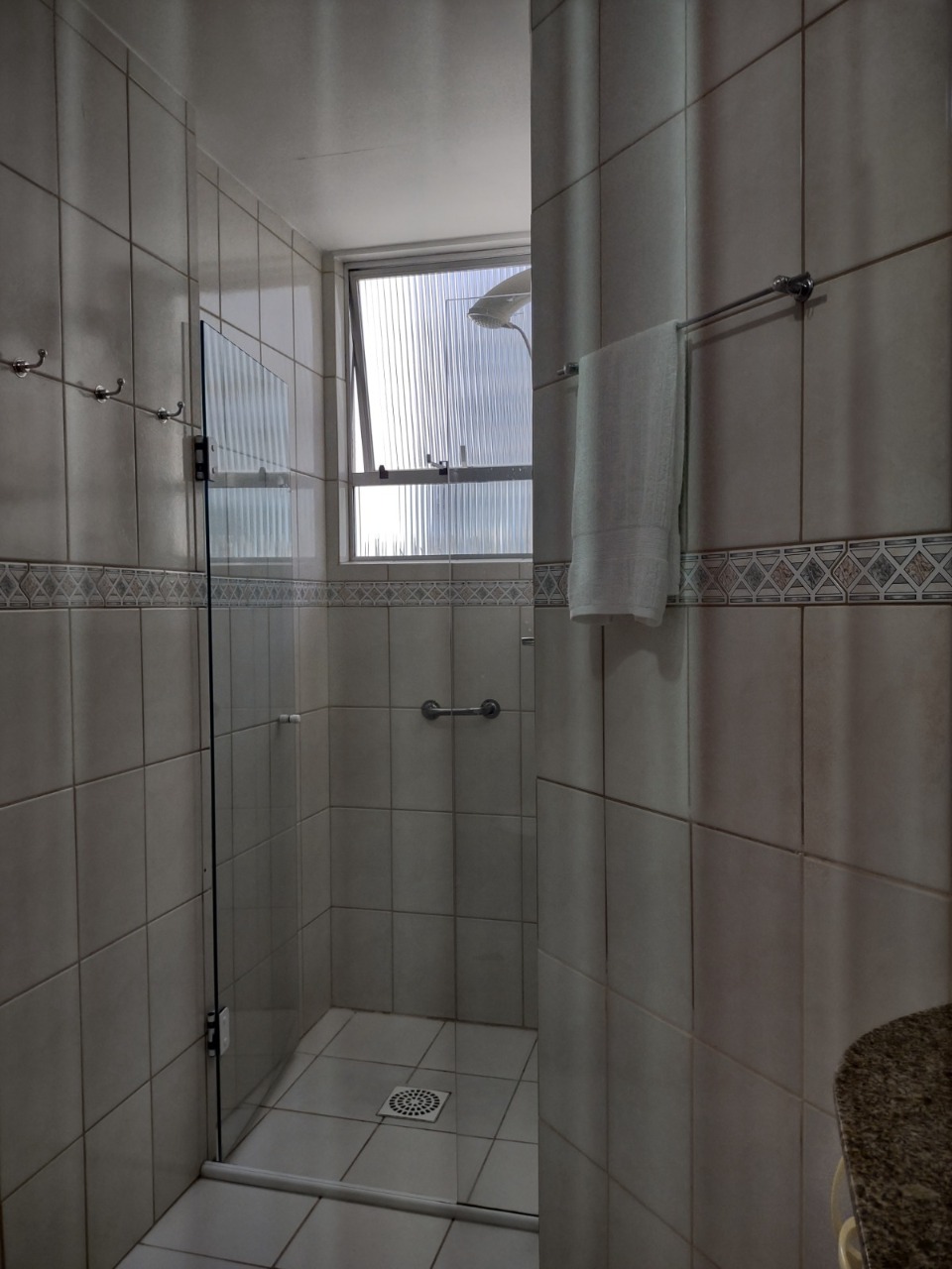 Apartamento com 102m², 4 quartos (sendo 1 suíte), 1 garagem, no bairro Centro em Florianópolis