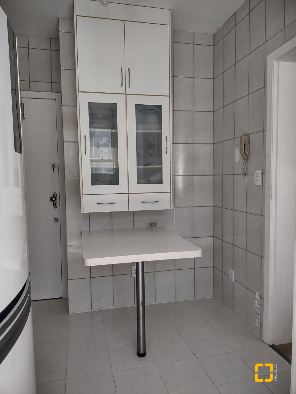 Apartamento com 102m², 4 quartos (sendo 1 suíte), 1 garagem, no bairro Centro em Florianópolis
