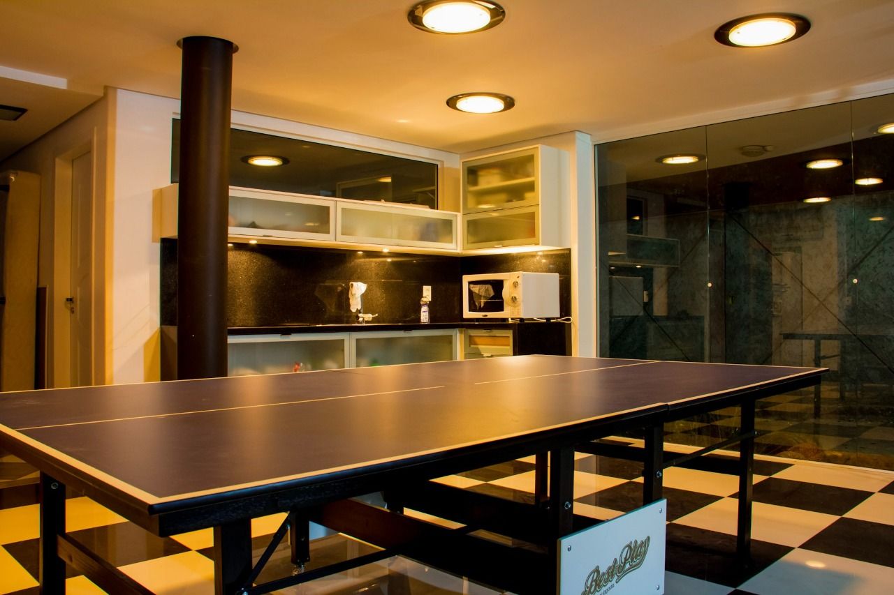 Casa com 650m², 7 quartos (sendo 2 suítes), 3 garagens, no bairro Cacupé em Florianópolis