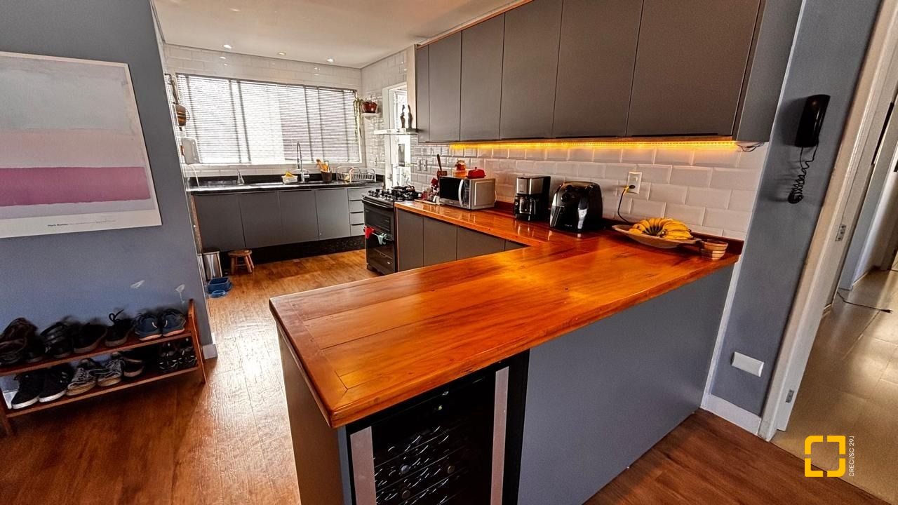 Apartamento com 117m², 5 quartos (sendo 1 suíte), 1 garagem, no bairro Trindade em Florianópolis