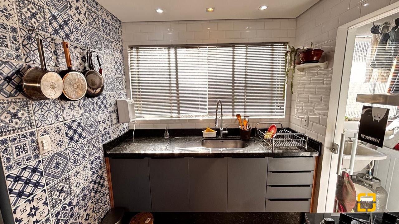 Apartamento com 117m², 5 quartos (sendo 1 suíte), 1 garagem, no bairro Trindade em Florianópolis
